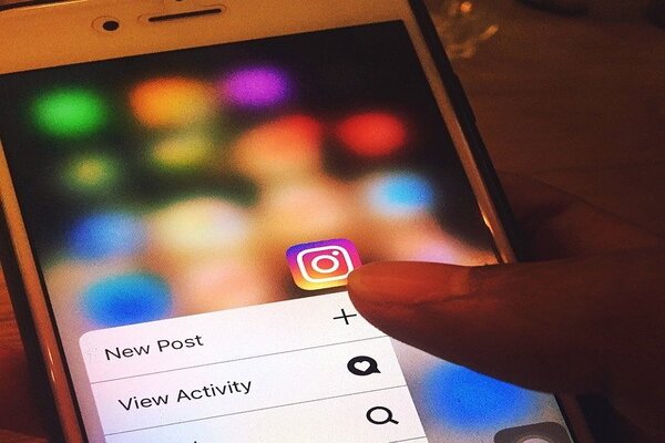 Instagram Didn’t Act on Identity Theft, Says a Novelist